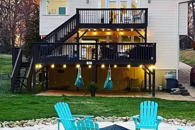 Image de Driftwood Lake House- cozy, quiet cove!