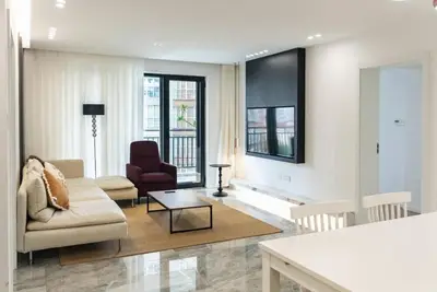 Image de Shanghai Jing'an Art Pavilion-Large 3Bedrooms South-north Direct Sunny House