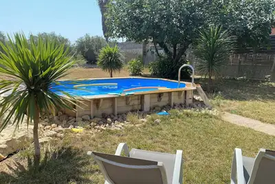 Image de Appartement en rez-de-chaussée indépendant, 5 min de la plage en voiture.