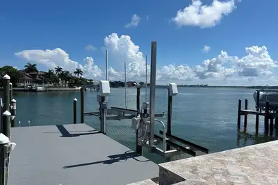 Image de Waterfront Open Bay View Belleair Beach 3-Br Home! No damage from Helene/Milton!