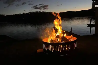 Image de Peaceful Waterfront River Cottage with private Jetty only 90 minutes from Sydney