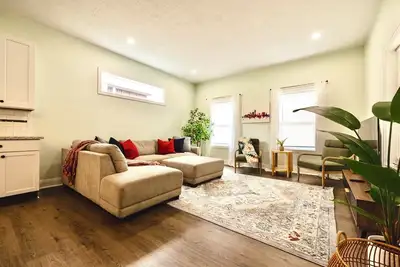 Image de Heart of Convenience Downtown near Convention Center-Lucas Oil-Fully Remodeled