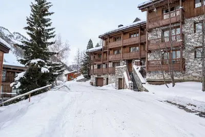 Image de Appartement \"Le Châtelard\" avec vue sur les montagnes, terrasse privée et Wi-Fi