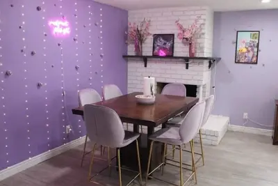 Taylor Swift Themed Home- Pool, Games, Laundry, 4 bedroom, Great Workspace