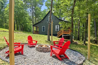 Image de Hot Tub, Fire Pit, Grill, Screened Porch & WiFi
