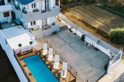 Image de * * *Ammira Mare* *Maisonette near sea with pool
