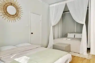 Image de 1br Demure Design Urban Living Space