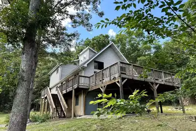 Image de The Stargazer: Private lake access w/wood burning fireplace, wraparound deck