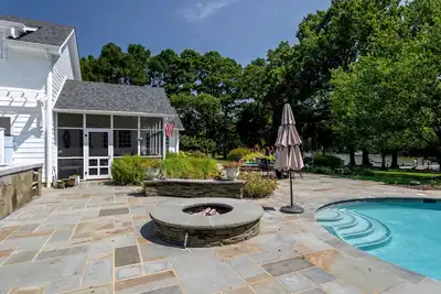Image de Minutes from Downtown St. Michaels | Pool | Outdoor Kitchen | Private Dock | Hot