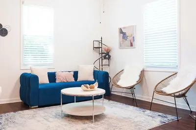 Image de 2br Chic Duplex - Firepit - Perfect for Travel