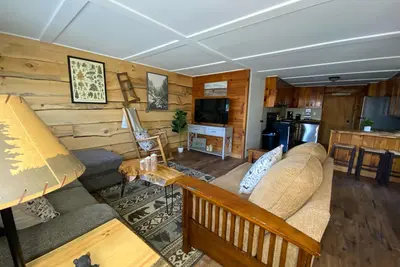 Image de Charming 2br in the Heart of the Adirondacks in Indian Lake Ny.