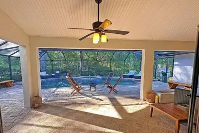 Image de 5 Star Luxury Large Cozy Country Home With Beautiful Pool & Patio! New Listing! !