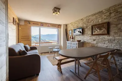 Image de 1er étage, vue montagne, balcon, casier à ski, 37m², La Clusaz