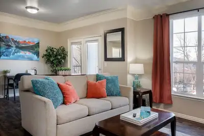 Image de Peaceful Retreat*Close to Skiing*Hot tub*Gym