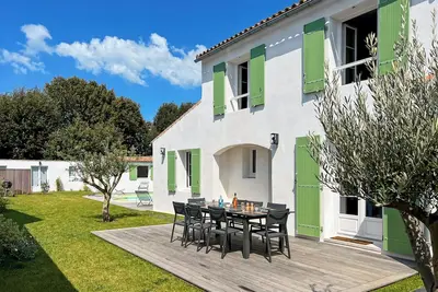Image de Ma Lucarne En Re Maison Exceptionnelle Avec Piscine Chauffee Et Dependance
