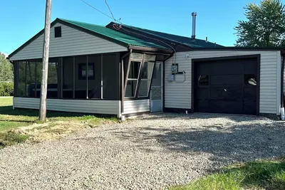 Image de Lake view 2-bedroom cottage with new hot tub