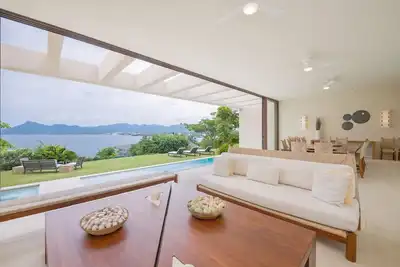 Image de Estate Ikal in Kupuri by Mita Residential. Staff, Oceanview, Two Pools, Sauna, Gym