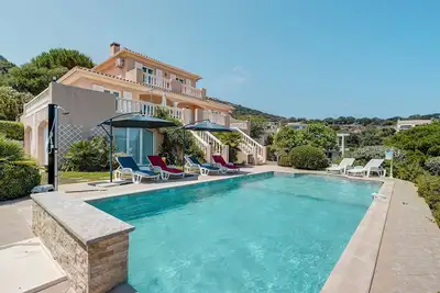 Image de Villa Hestia Calvi - Maison climatisée avec piscine