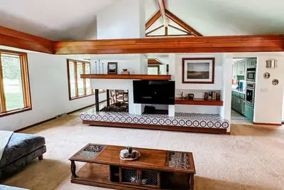 Image de Stable Waters House