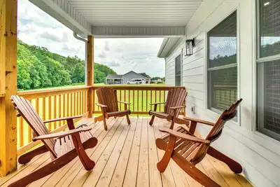 Image de Flippin Vacation Rental: Walk to White River!