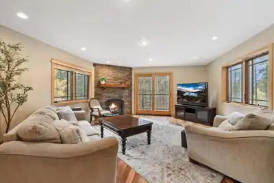 Image de Heavenly Haven | Games, Hot Tub, Bbq | Sleeps 10