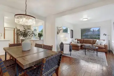 Image de 2 Kitchens! Walkable 3br/3ba Charmer near Park