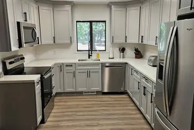 Image de Cozy 4-bedroom cabin with Ac and WiFi in charming Arnold