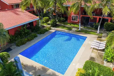 Image de The Tranquil Coco Townhouse: 300 Meters from the Beach!