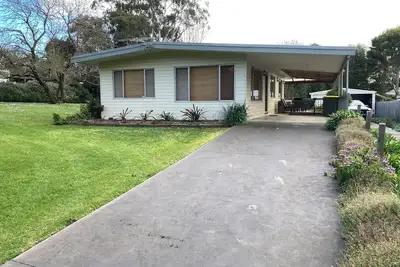 Image de Rhyll Quiet oasis within walking distance to the shops and the beach