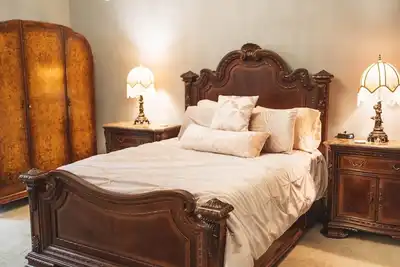 Image de Charming two room grand suite in Historic  antebellum mansion.