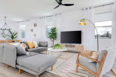 Image de 🌟💎Modern Disney Retreat: 5br Magic Home