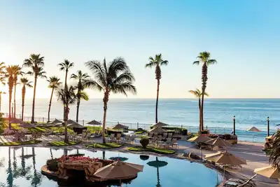 Image de 3br Close to Beach overlooks pool and Sea!