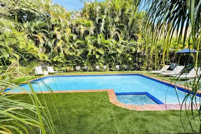 Relaxing 1 Bedroom Apt w/ Pool Access
