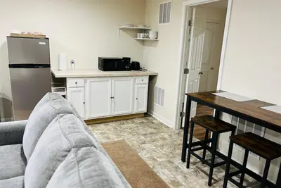 Image de The CozeeNest-Charming 2-bedroom basement Apt in wonderful Hagerstown