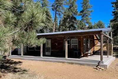Image de Charming house w\/ mountain & valley views, W\/D, fenced in backyard