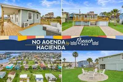 Image de Home with fire pit, large deck, game room and close to the beach