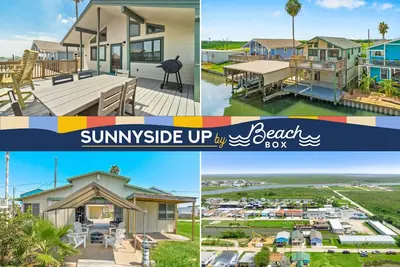 Image de Canal Front Retreat with 2 Docks & Gameroom