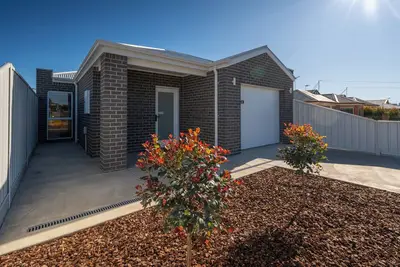Image de Brand New Ontario Townhouse next to Hospital Precinct and Mildura Golf Club