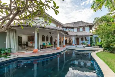 Image de 5br Villa w/ Modern Balinese Style in Seminyak