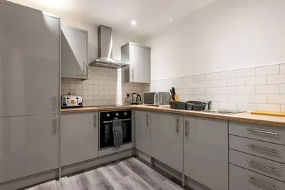Image de Modern and Spacious Central Rotherham Studio