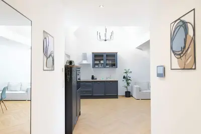 Image de Exclusive apartment “Tony”\nModern living for up to 6 people in a prime location