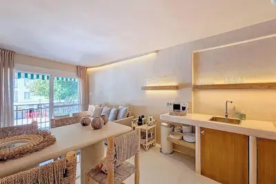 Image de Appart 2 Ch. Rénové Style Bohème Rustique Centre-Estepona Proche Plage