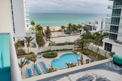 Image de Ocean Views - Great Location in Hollywood Beach - Sleeps 6