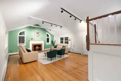Image de Big Yard, Pool, Fire Pit & Billiards!