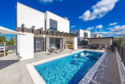 Image de Villa Lu near Fažana for 7 people with private pool, kids playground & sea view