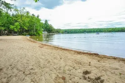 Image de Spacious Marblehead Lodge awaits your group.