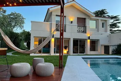 Image de Luxury Home in Carrasco Sur, Spectacular! 4 Bedrooms