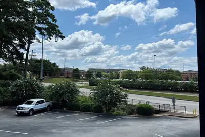 Image de Game day special. 5-Minute walk to Jordan Hare Stadium. 1-bedroom apartment