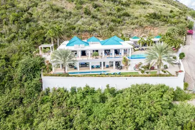 Stunning Villa Movina with Gym, Two Pools, and Breathtaking Views of St. Barts