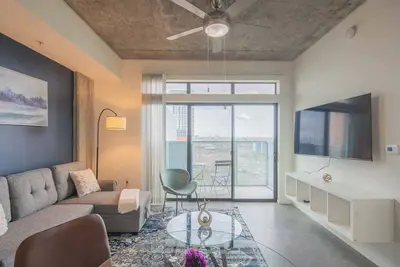 Modern Phoenix 1bd Apartment in Cdt!